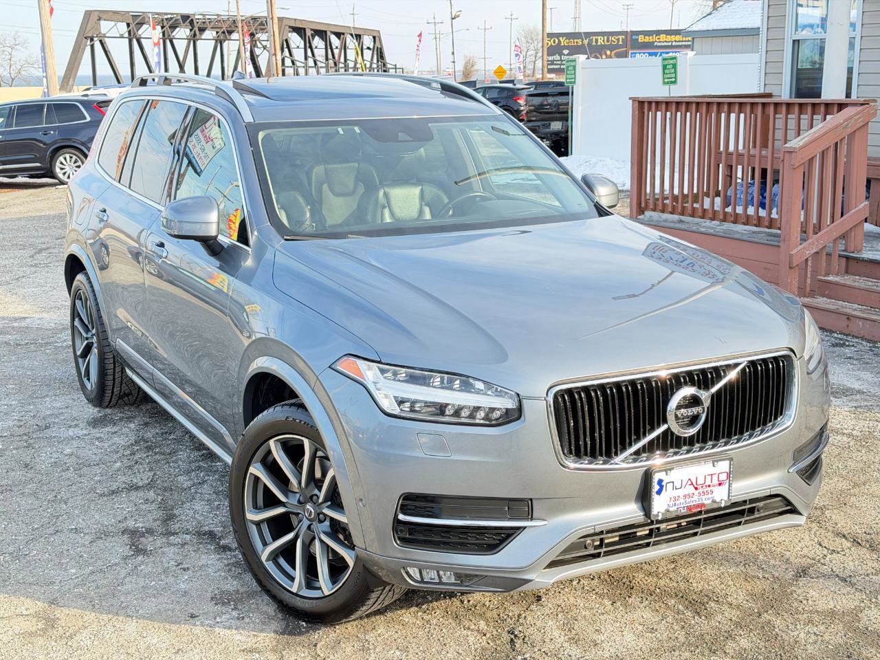 Used 2016 Volvo XC90 T6 Momentum w/ Momentum Plus Package AWD/4WD image 2