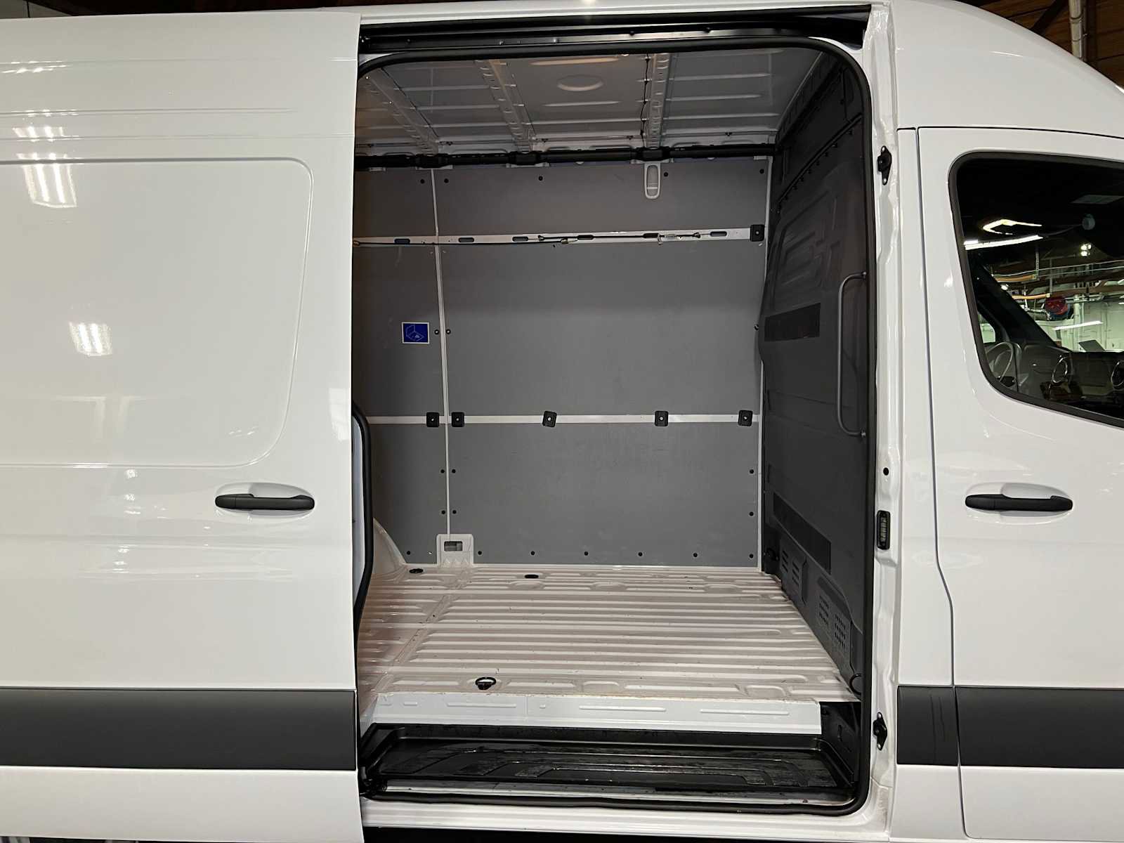 Used 2025 Mercedes-Benz Sprinter 2500 image 13