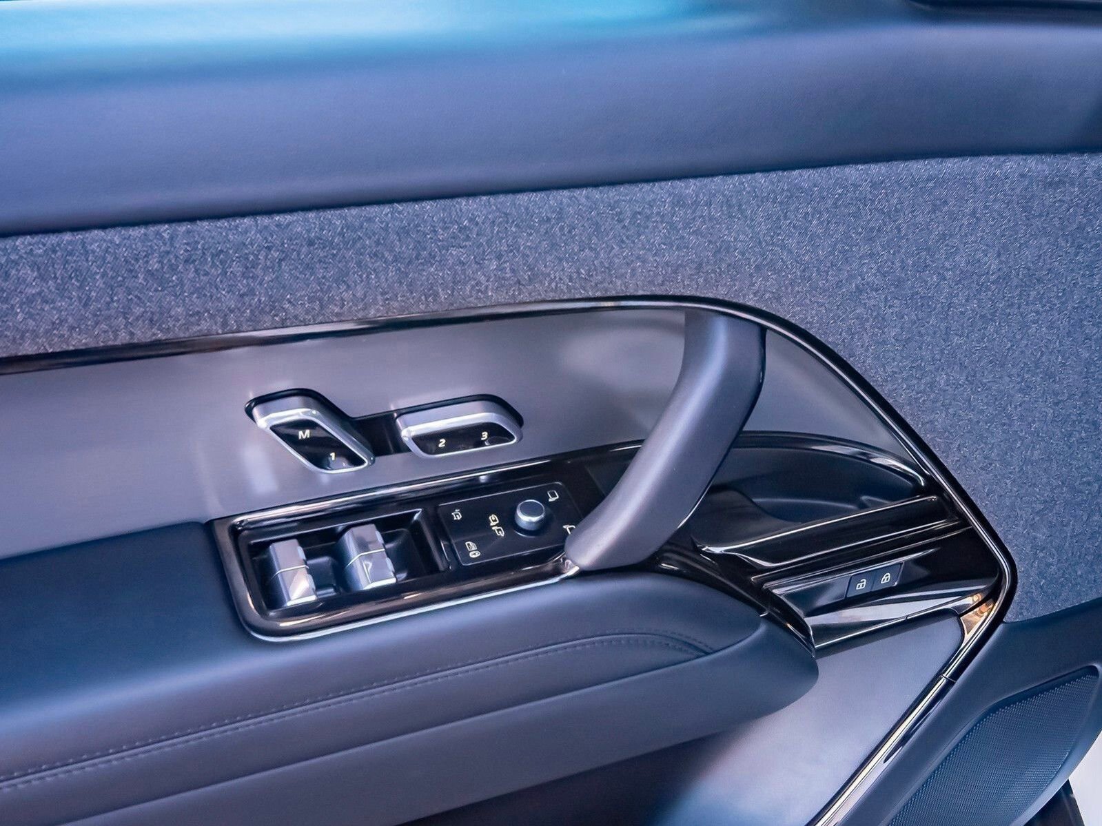 Used 2024 Land Rover Range Rover Sport Dynamic SE image 32