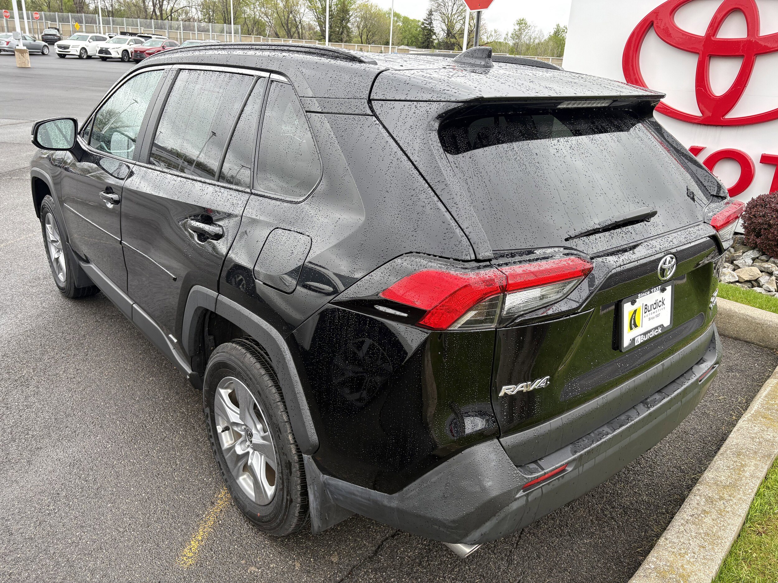 Certified 2025 Toyota RAV4 XLE AWD/4WD image 5