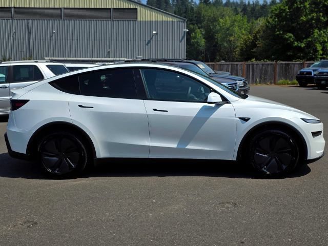 Used 2026 Tesla Model Y AWD image 9