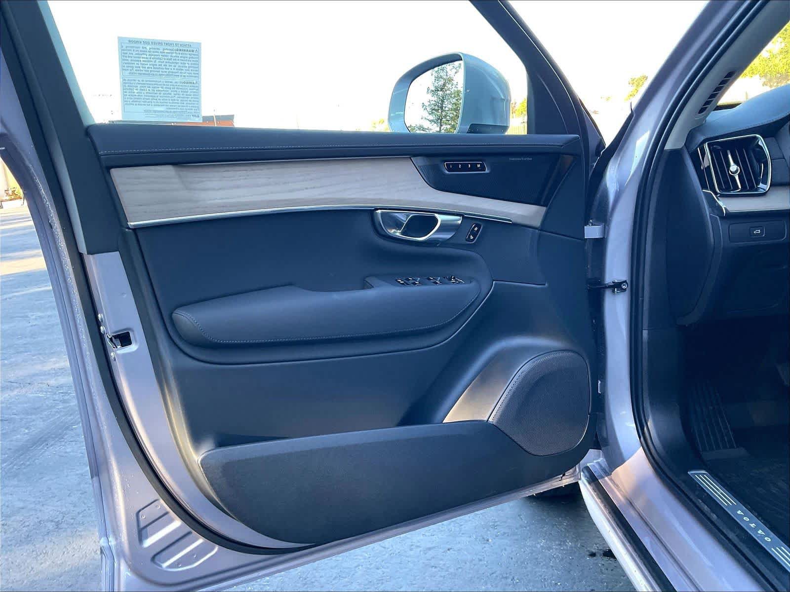 New 2027 Volvo XC90 B5 Plus AWD/4WD image 24