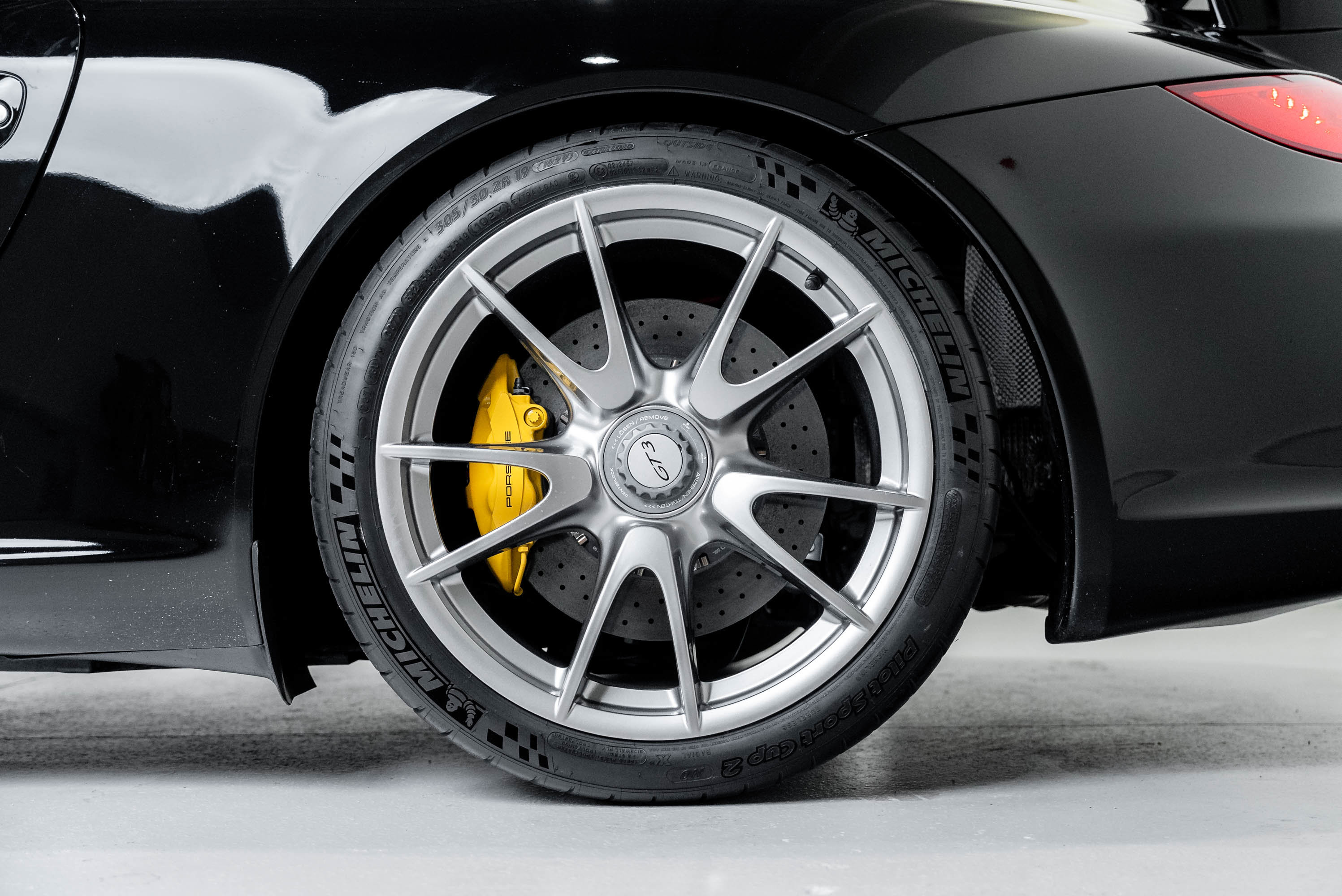 Used 2010 Porsche 911 GT3 RWD image 9