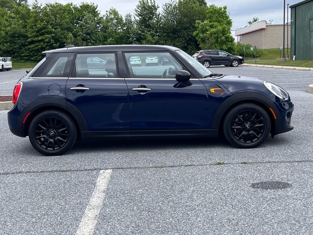 Used 2017 MINI Cooper 4-Door Hardtop FWD image 9