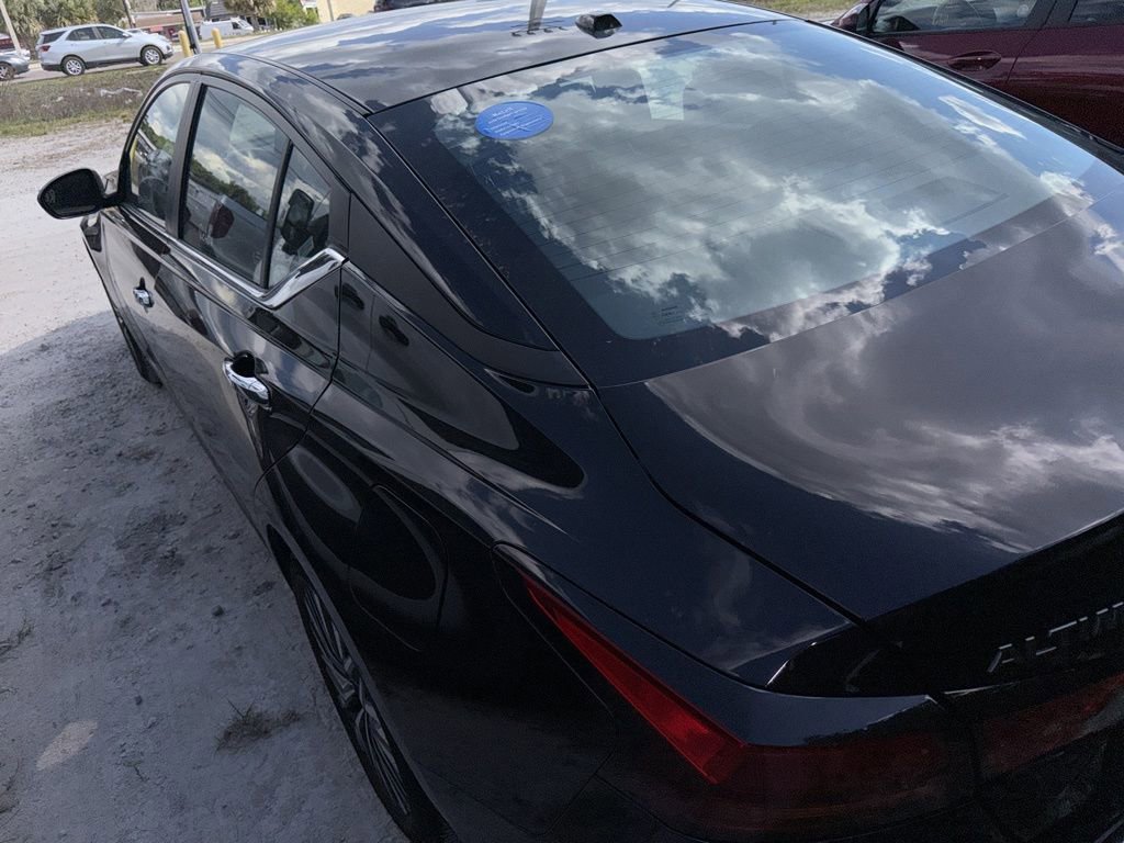 Used 2025 Nissan Altima 2.5 SV FWD image 7