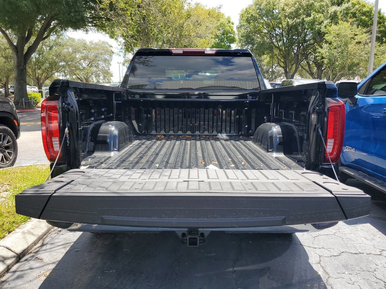 New 2026 GMC Sierra 1500 SLT w/ SLT Premium Package RWD image 10