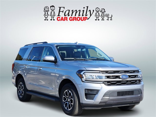 Used 2024 Ford Expedition XLT image 2