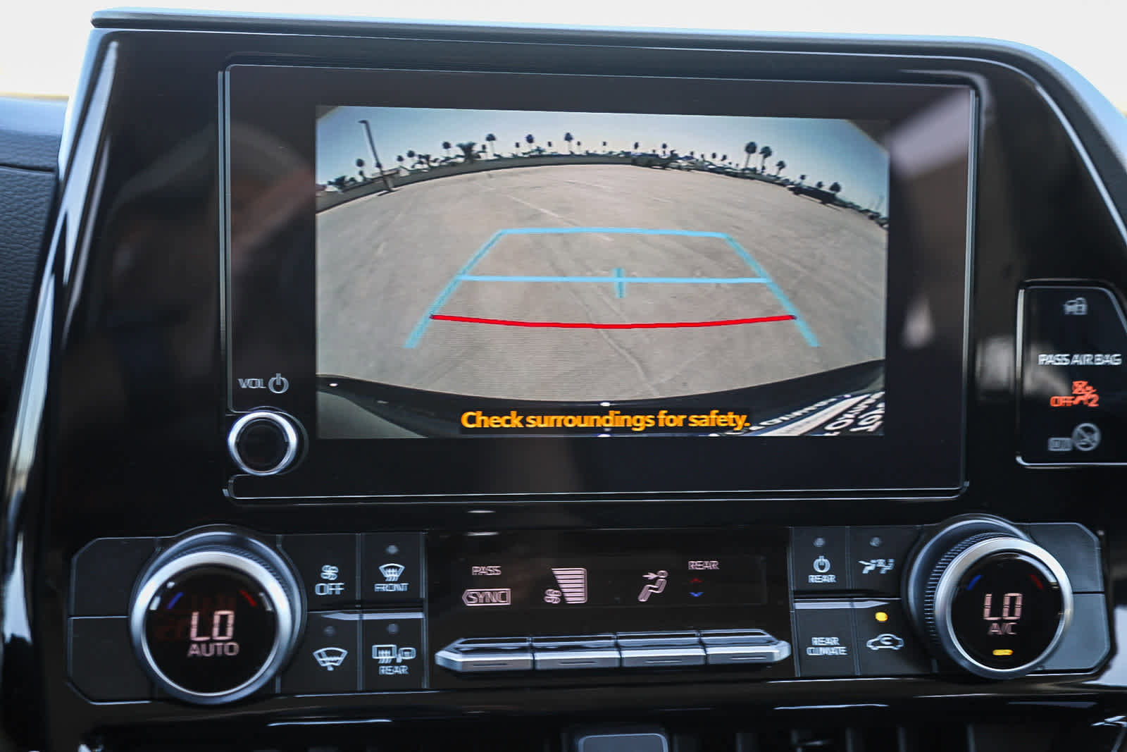 New 2025 Toyota Highlander LE image 24