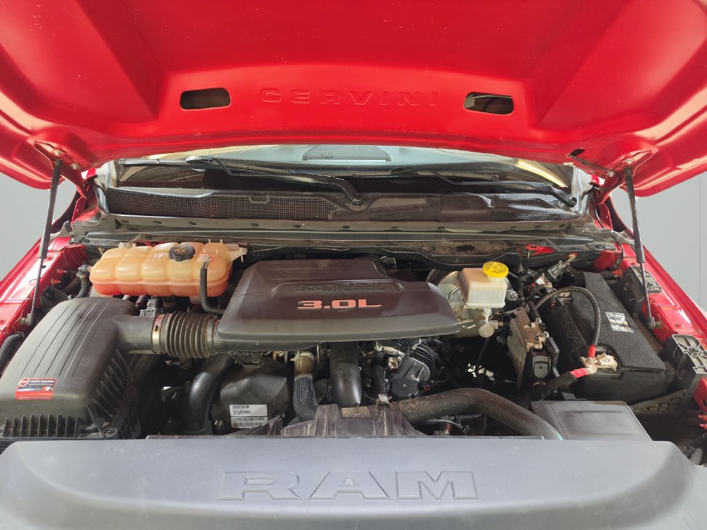 Used 2021 RAM 1500 Laramie AWD/4WD image 10