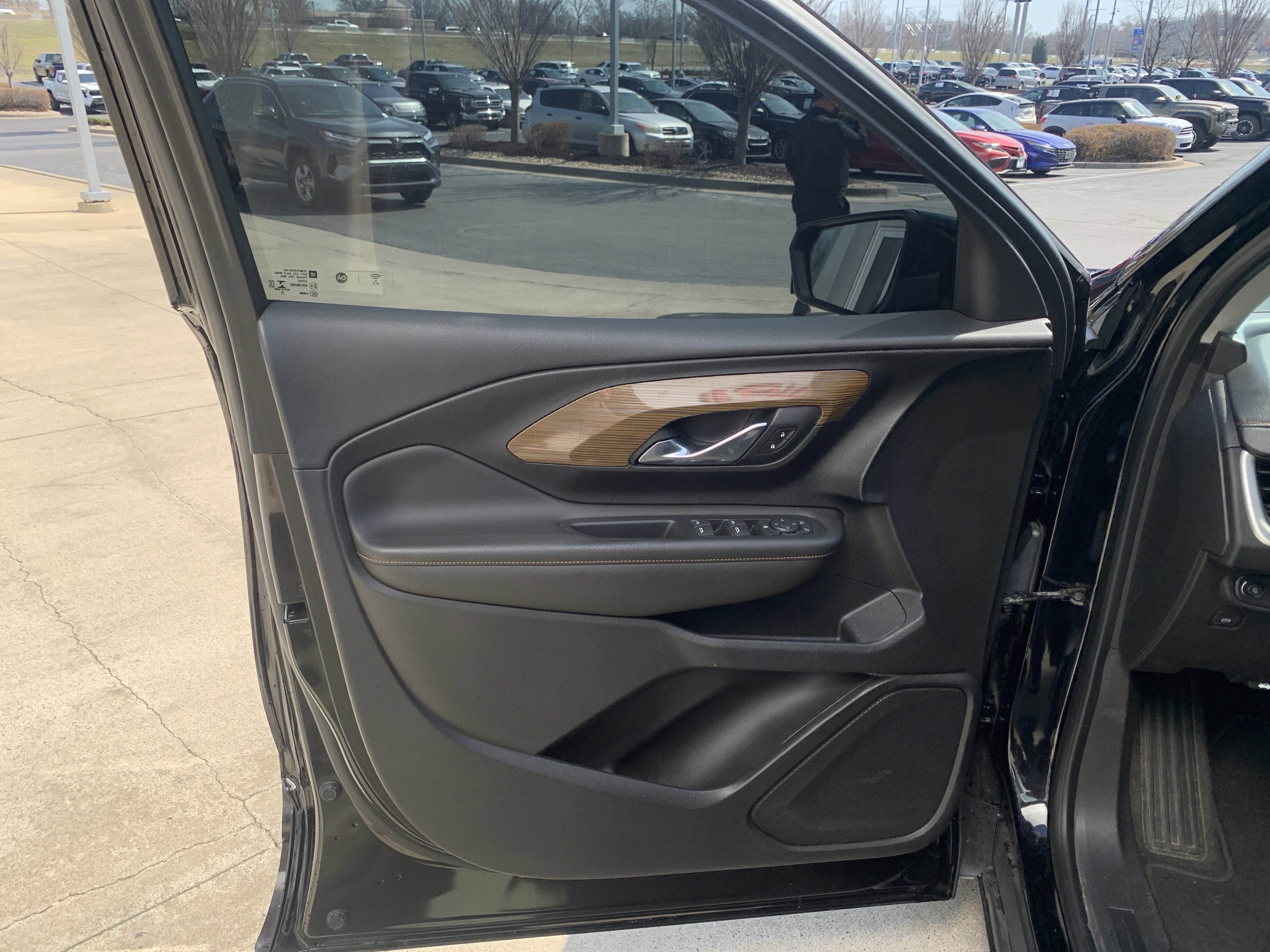 Used 2021 GMC Terrain SLE w/ Elevation Edition image 13