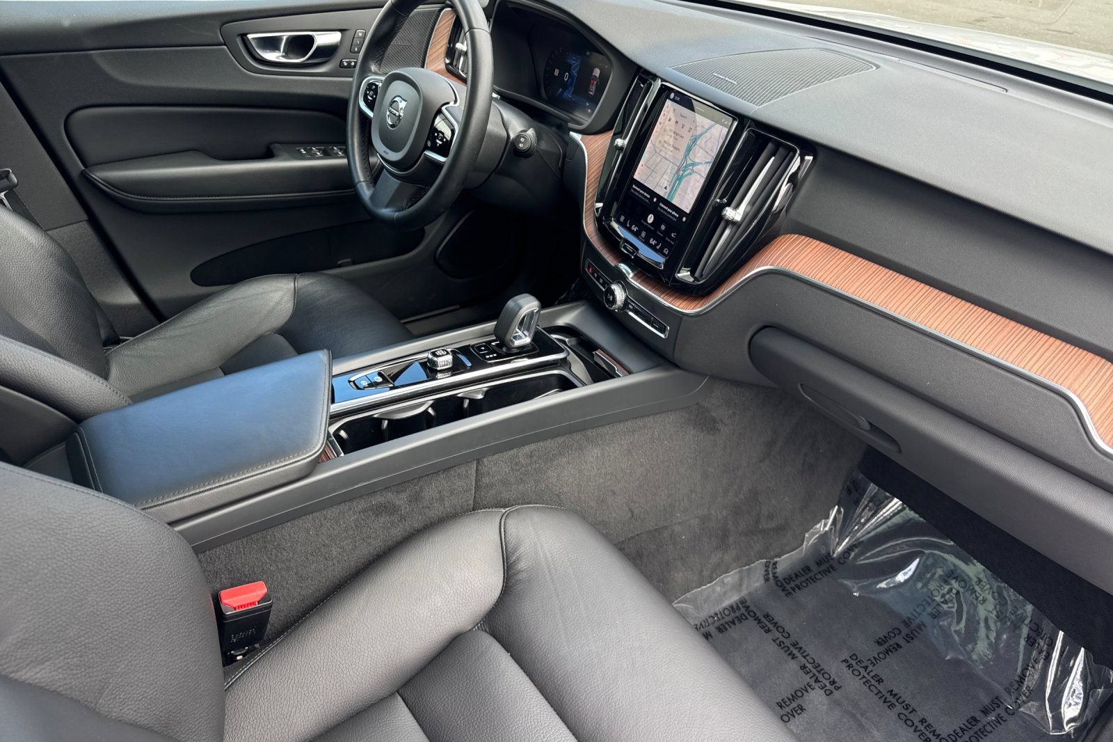 Used 2023 Volvo XC60 B5 Plus w/ Protection Package Premier AWD/4WD image 19