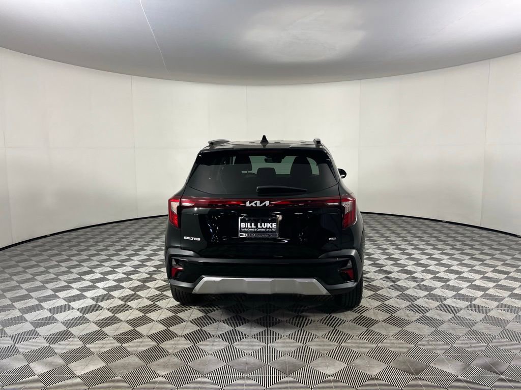 Used 2025 Kia Seltos EX image 9