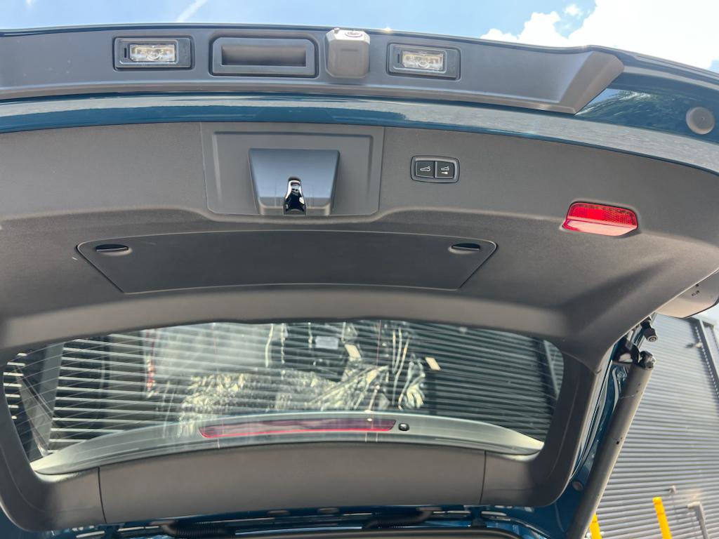 New 2025 Porsche Cayenne image 28