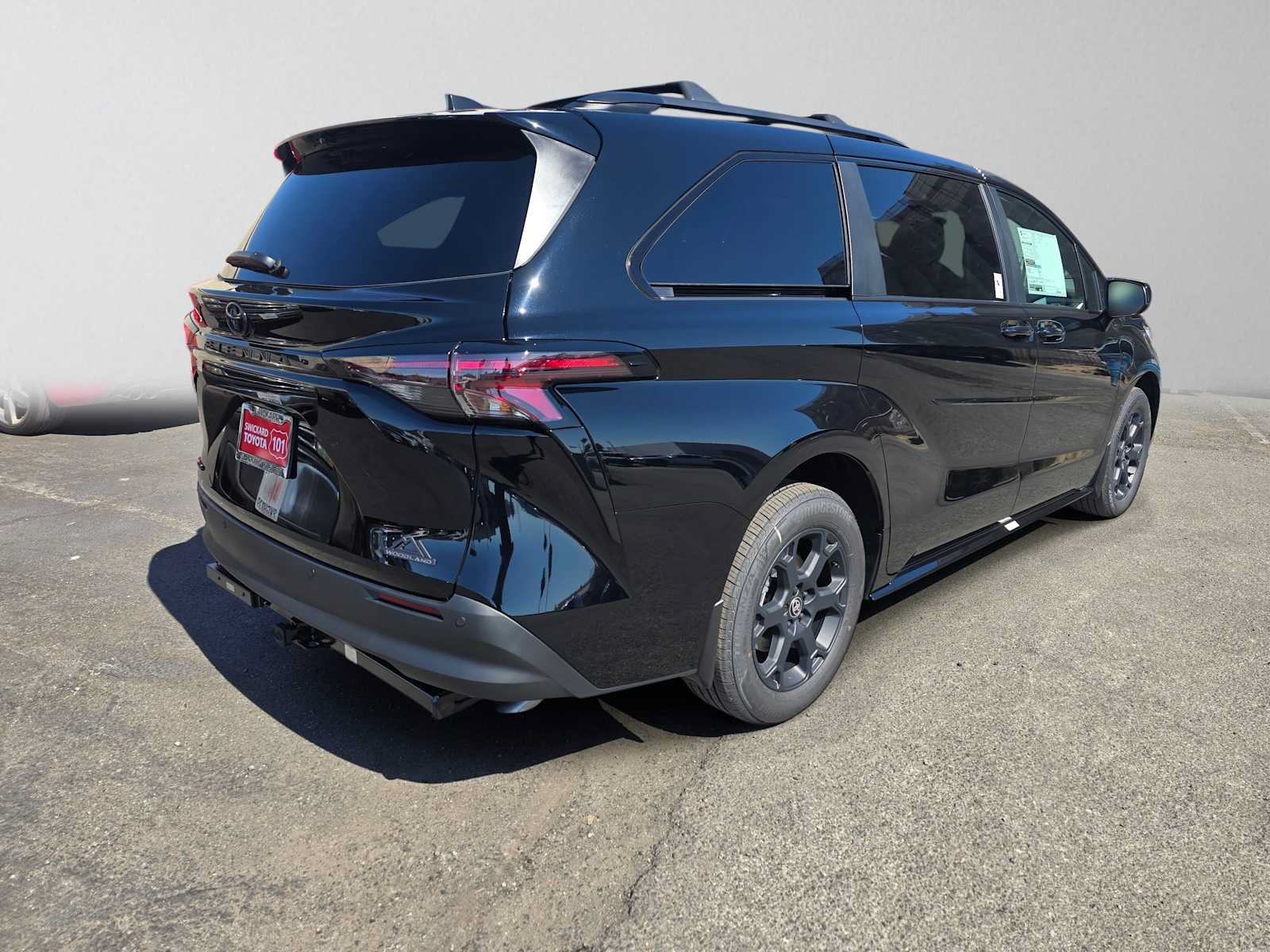New 2026 Toyota Sienna XLE Woodland Edition AWD/4WD image 3