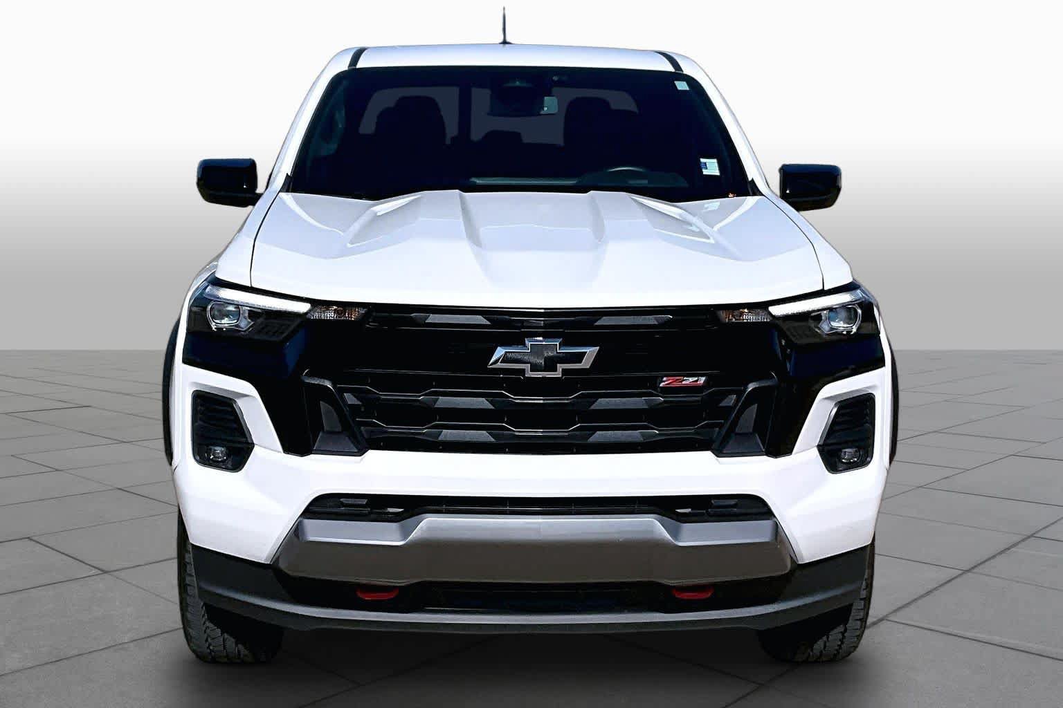 Used 2024 Chevrolet Colorado Z71 w/ Z71 Convenience Package 2 AWD/4WD image 4