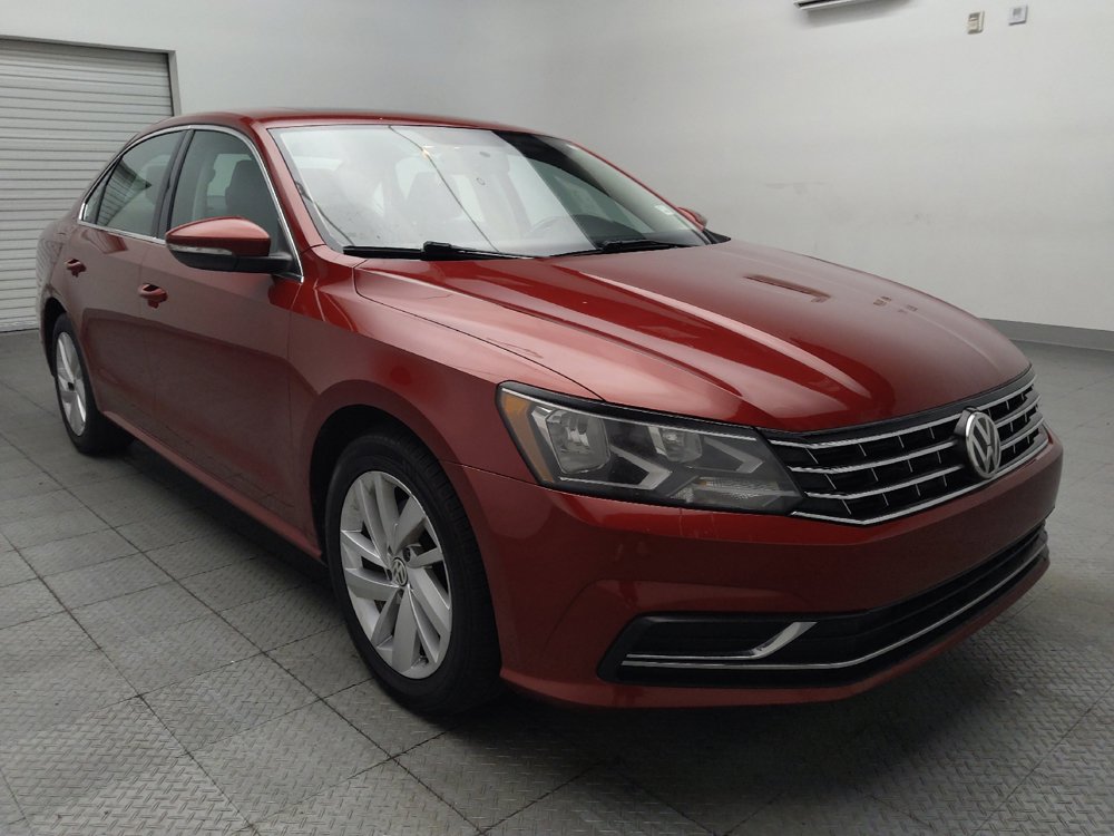 Used 2018 Volkswagen Passat 2.0T SE FWD image 13