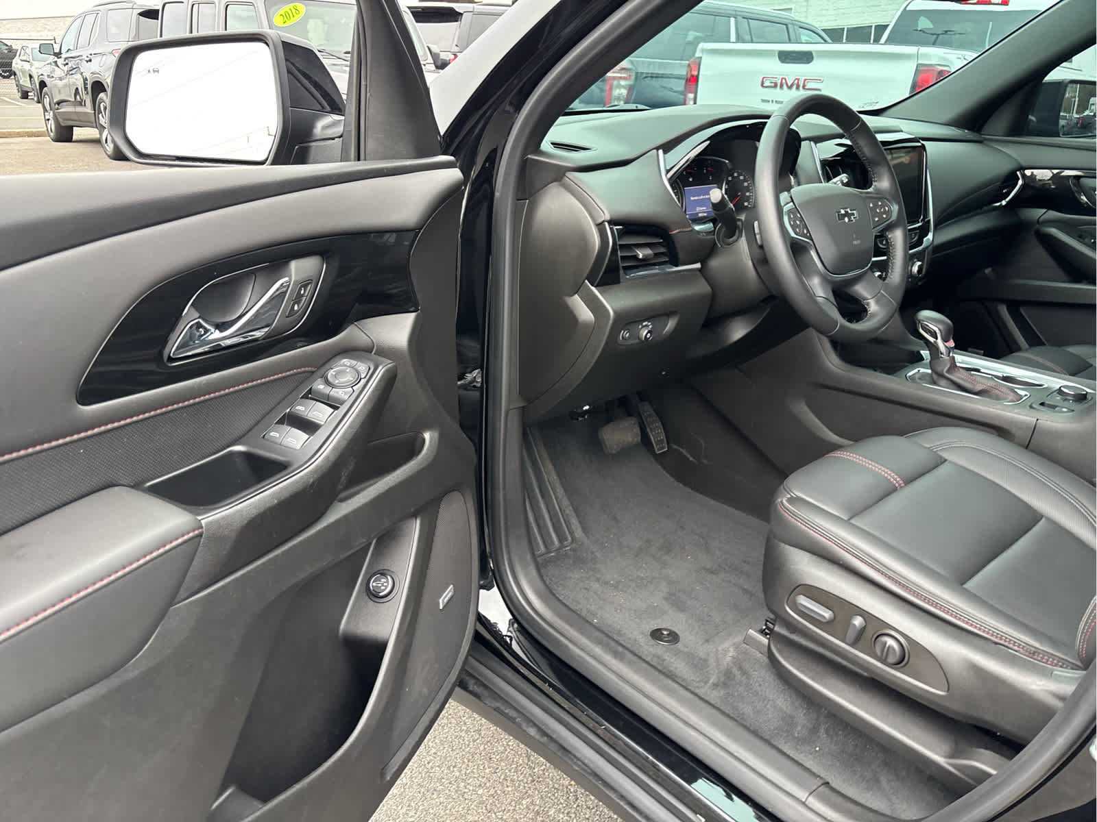 Certified 2022 Chevrolet Traverse RS w/ LPO, Floor Liner Package image 7