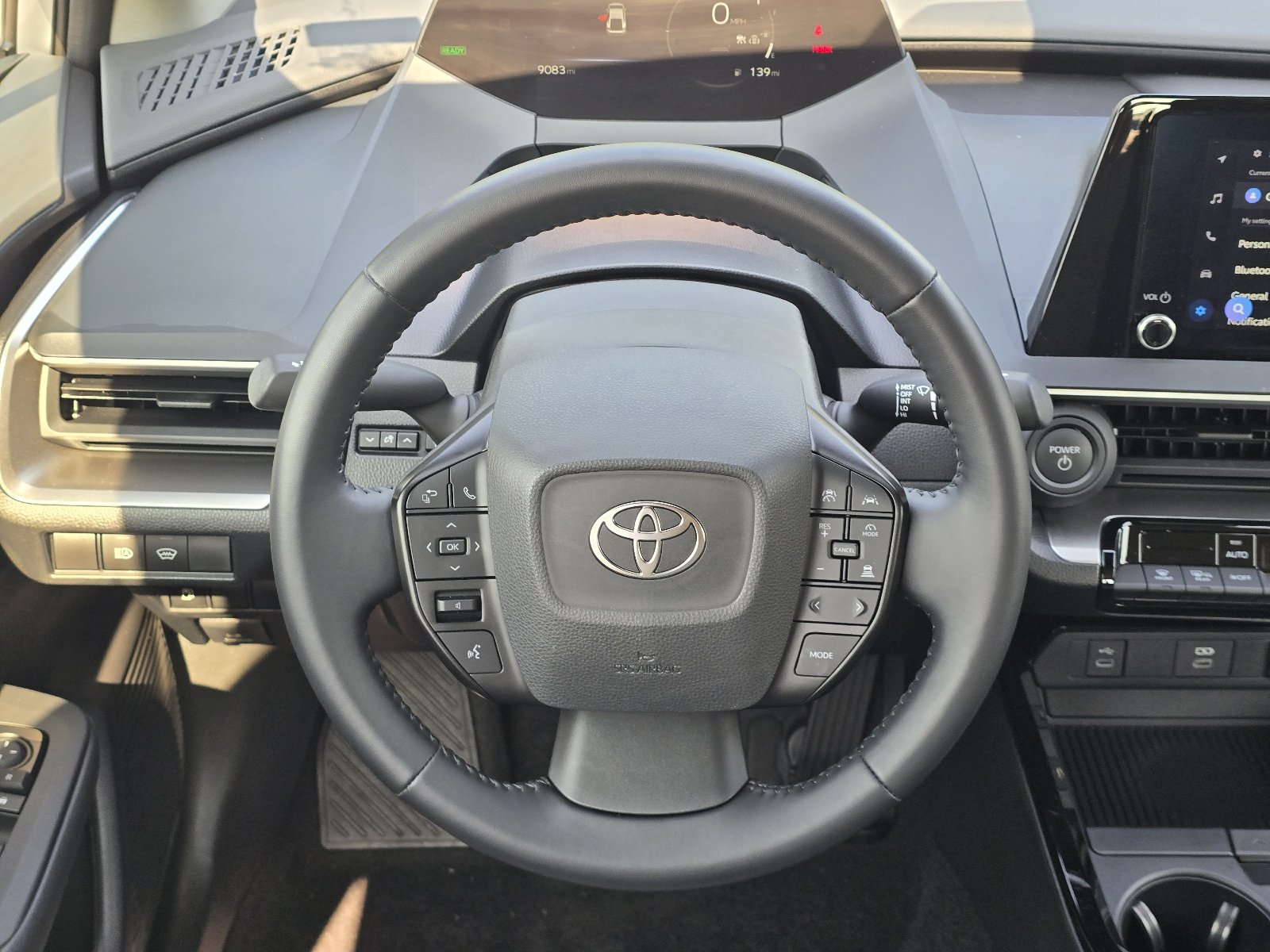Used 2025 Toyota Prius LE FWD image 15