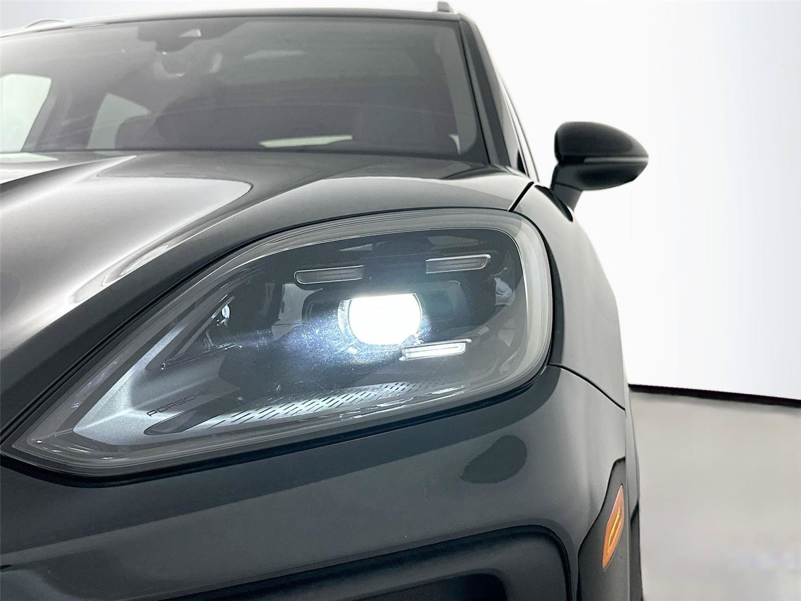 Certified 2025 Porsche Cayenne AWD/4WD image 15