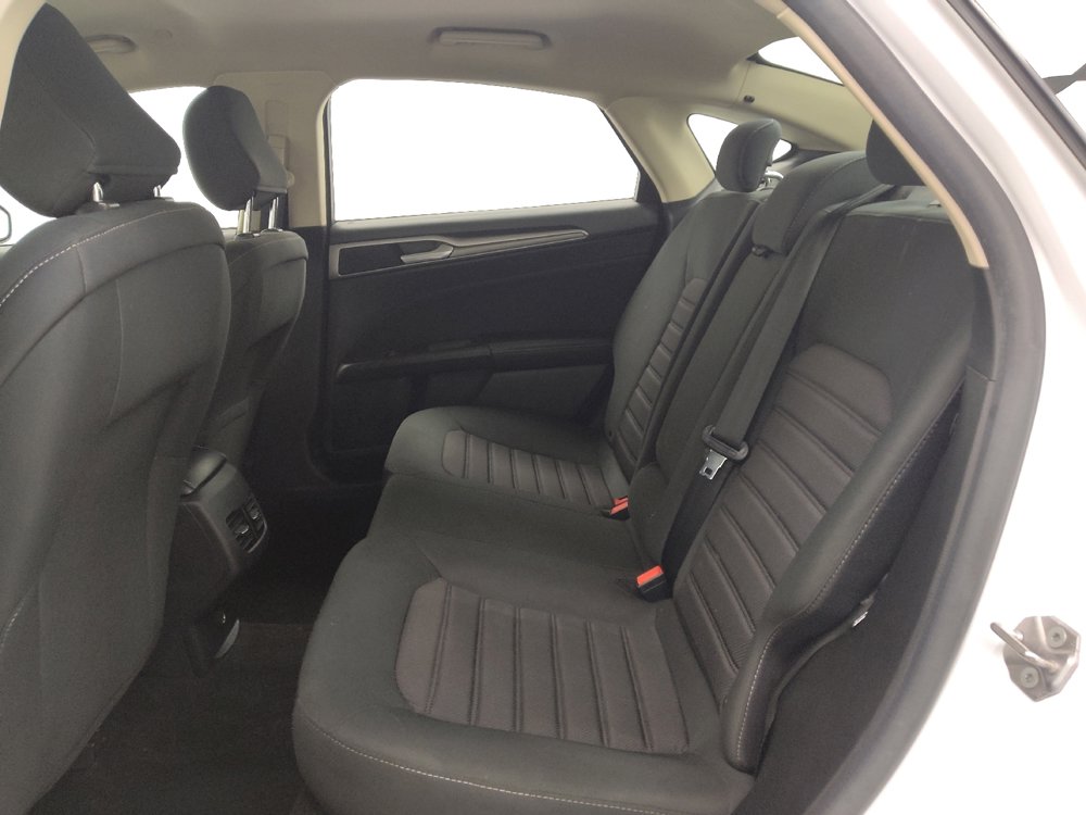 Used 2020 Ford Fusion SE FWD image 18