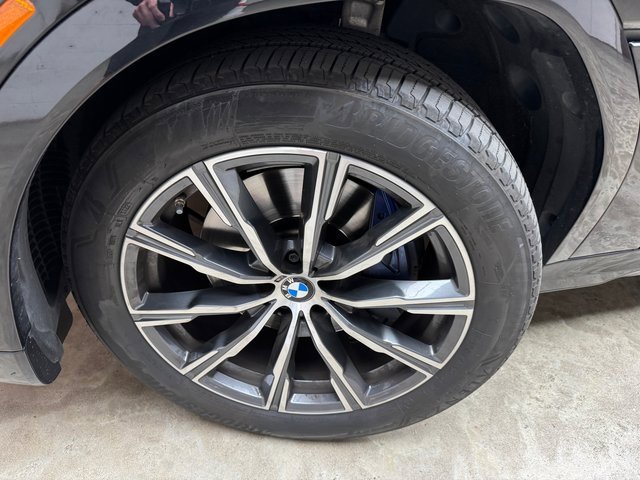 Used 2022 BMW X6 xDrive40i w/ M Sport Package image 28