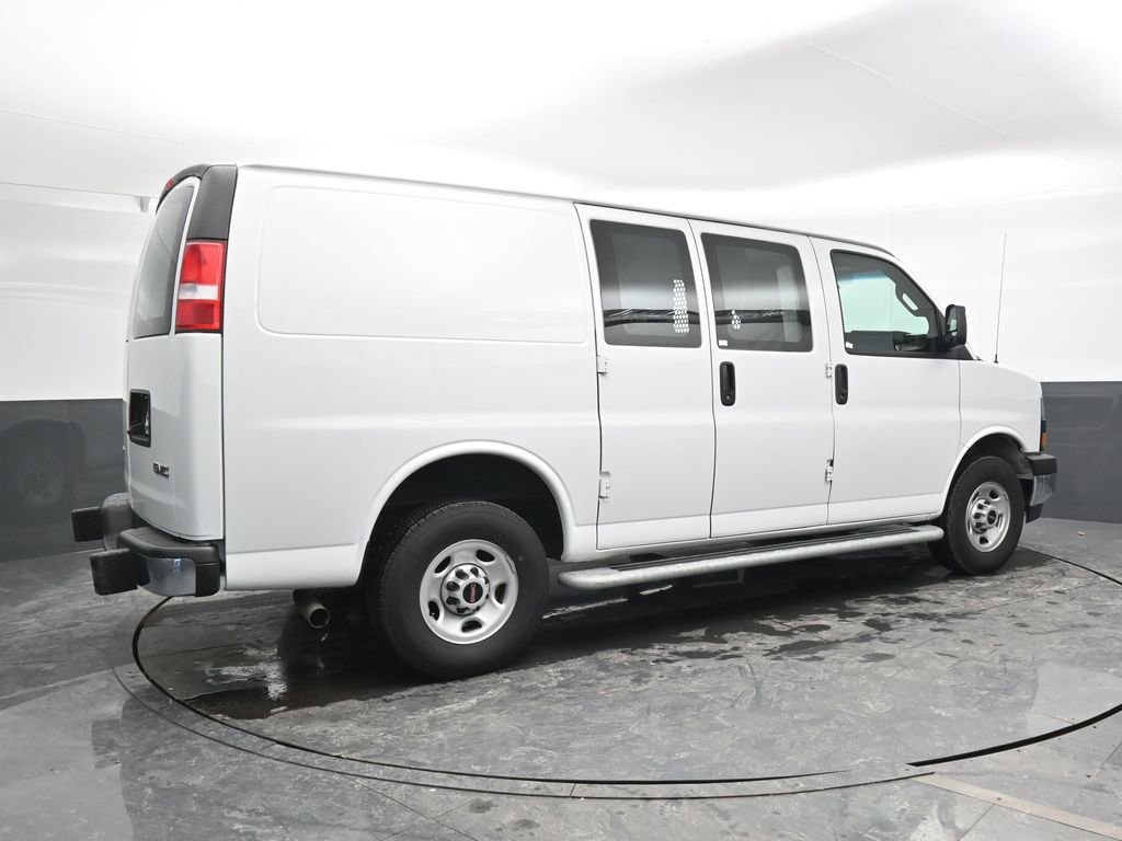 Used 2024 GMC Savana 2500 w/ Driver Convenience Package image 3