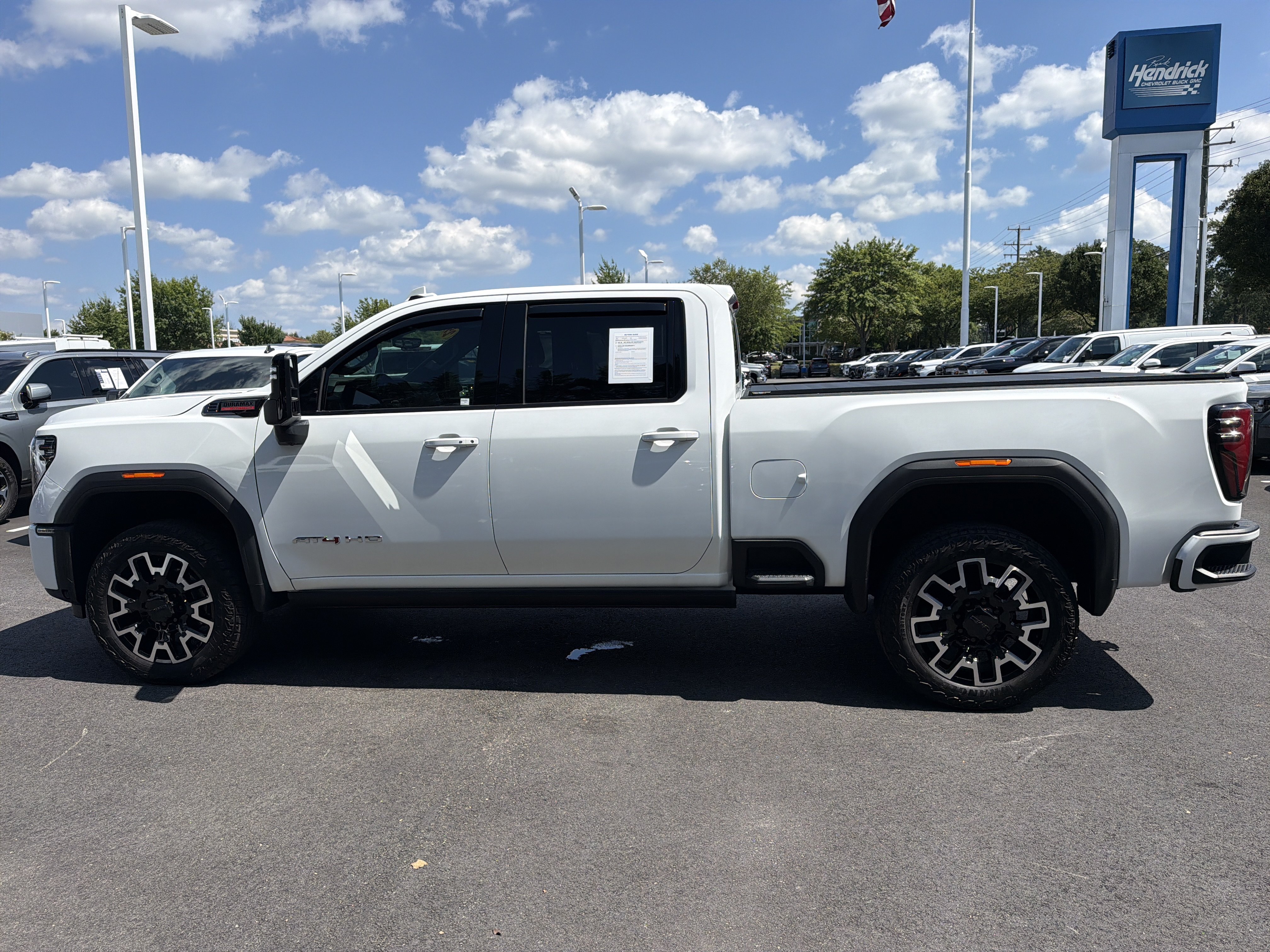 Used 2025 GMC Sierra 2500 AT4 w/ AT4 Premium Plus Package AWD/4WD image 7