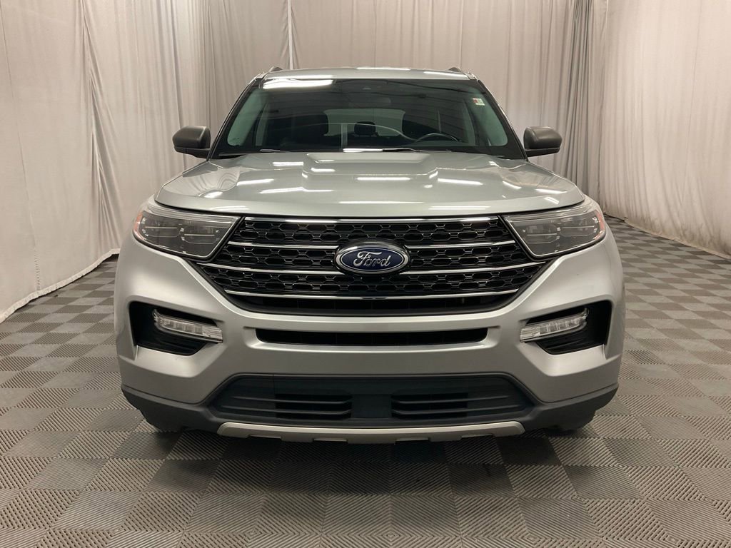 Used 2023 Ford Explorer XLT w/ Equipment Group 202A AWD/4WD image 13
