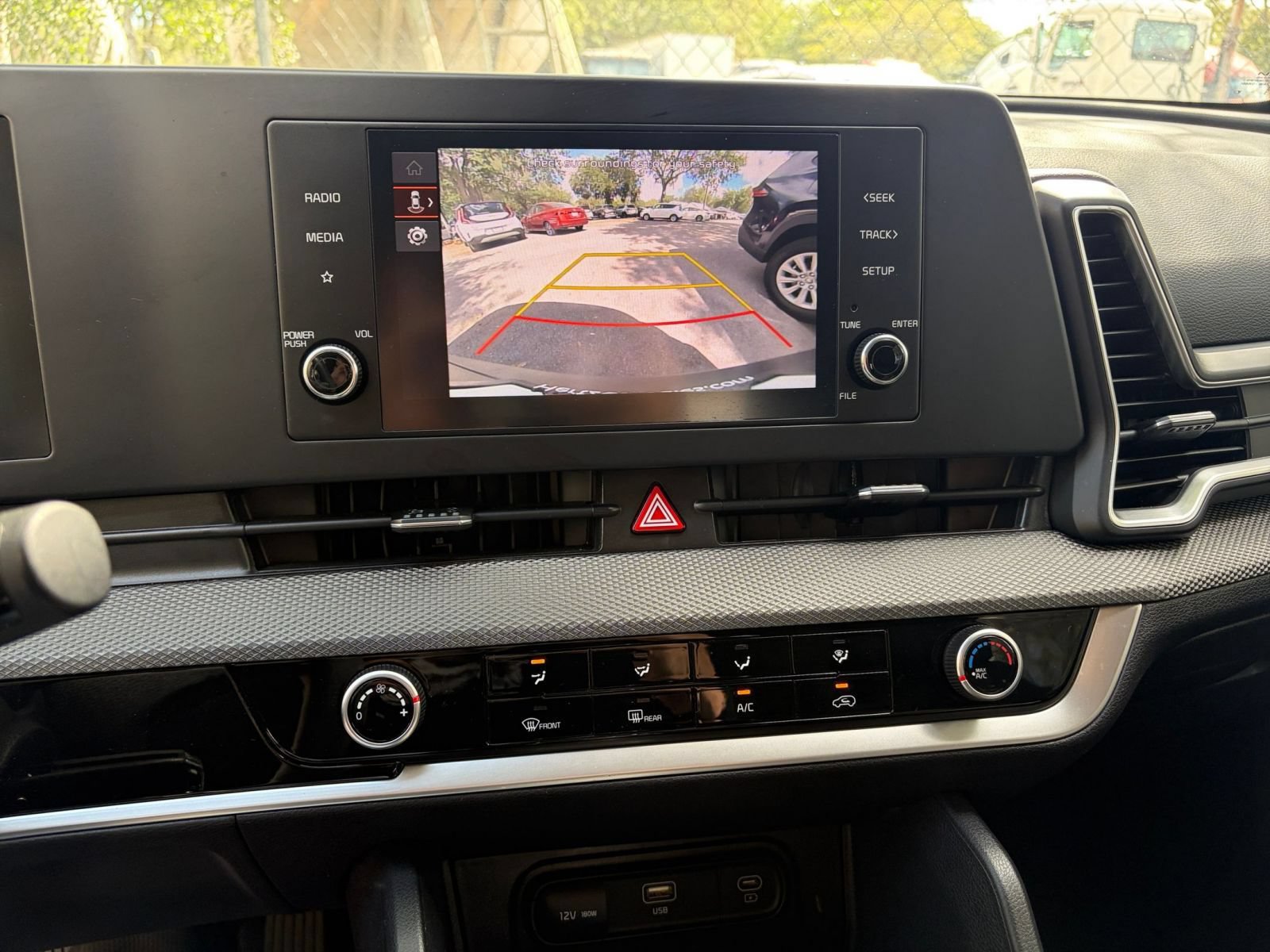 Used 2025 Kia Sportage LX FWD image 22