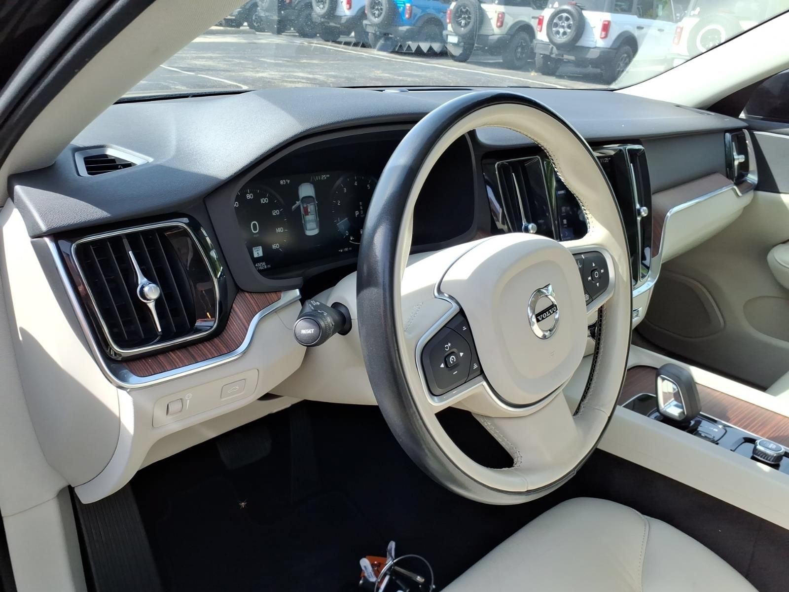 Used 2022 Volvo S60 B5 Momentum AWD/4WD image 18