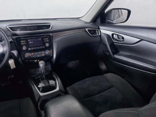 Used 2015 Nissan Rogue S FWD image 22