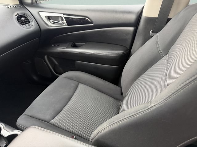 Used 2019 Nissan Pathfinder S AWD/4WD image 17