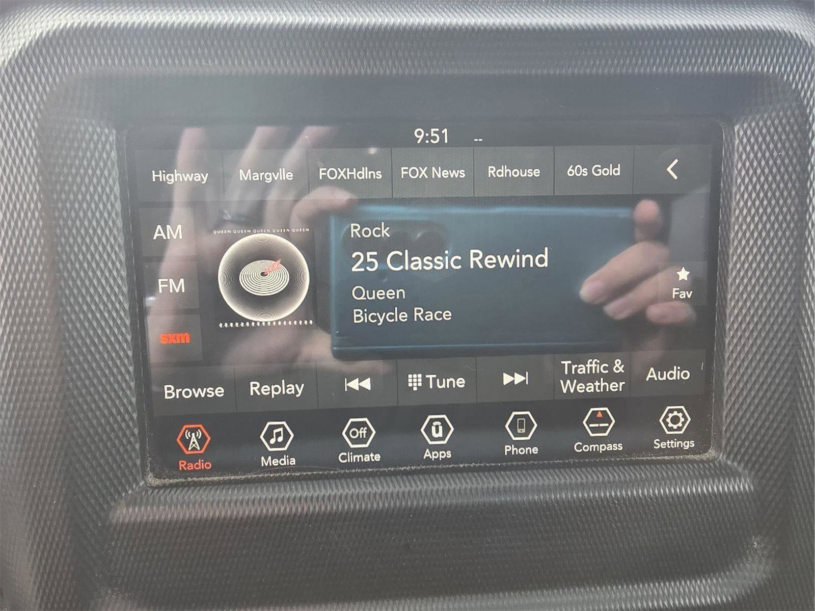 Used 2018 Jeep Wrangler Rubicon w/ Steel Bumper Group image 13