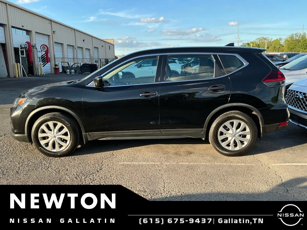 Used 2018 Nissan Rogue S FWD image 3