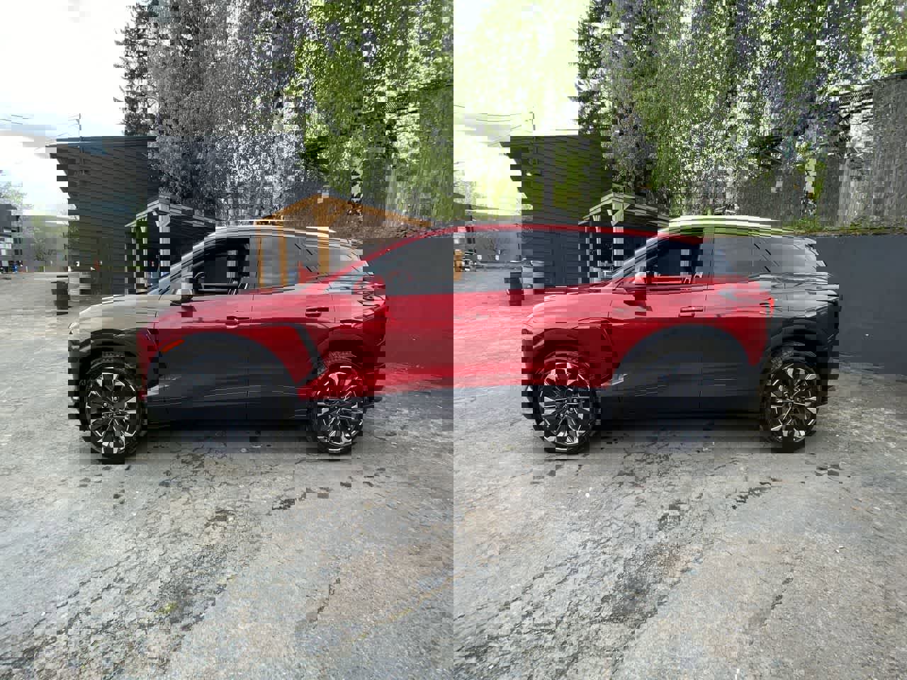 Used 2024 Chevrolet Blazer EV LT AWD/4WD image 3