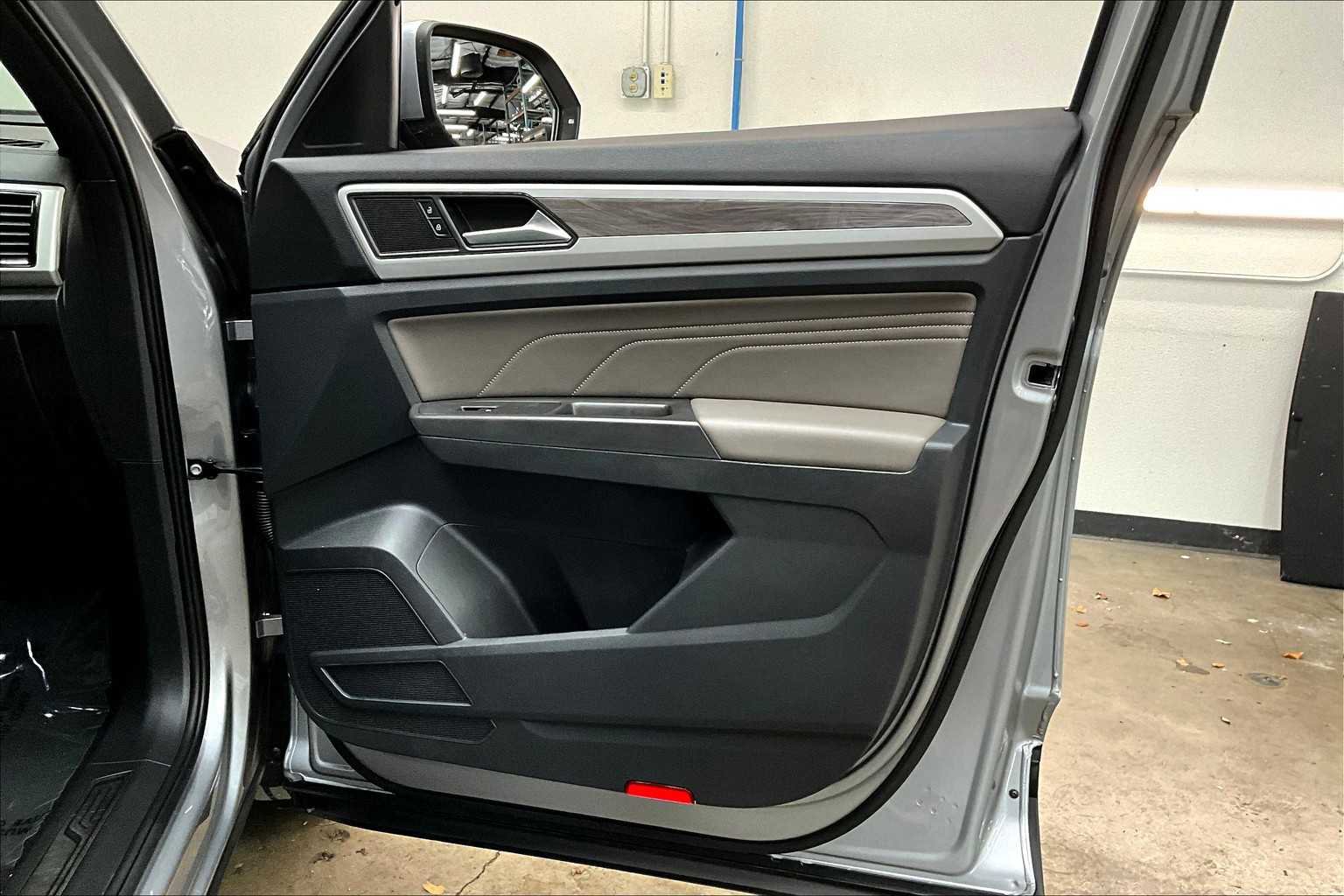 Used 2022 Volkswagen Atlas Cross Sport SE image 26