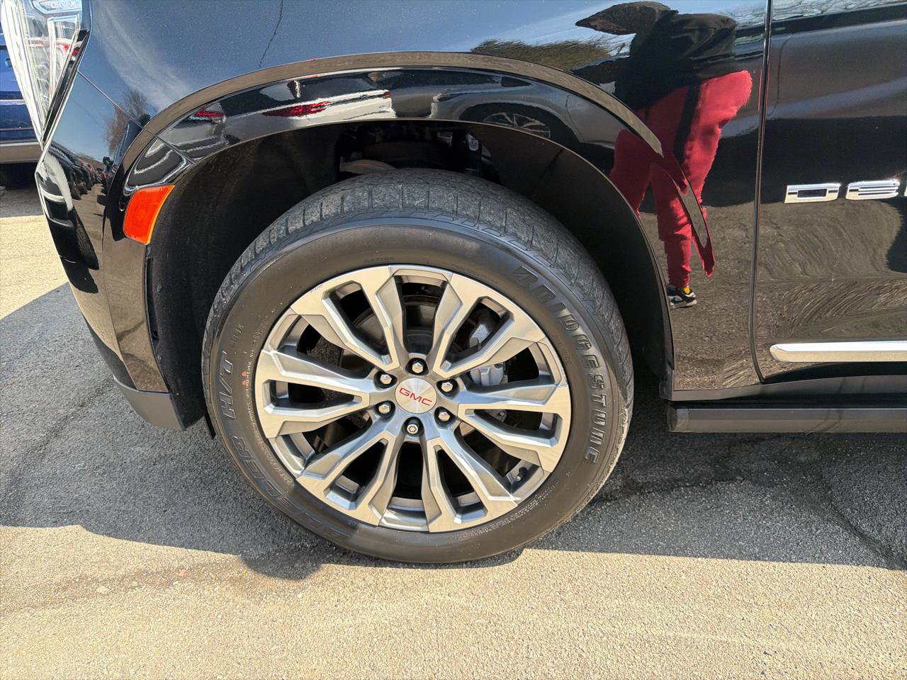 Used 2021 GMC Yukon XL Denali w/ Denali Premium Package image 15