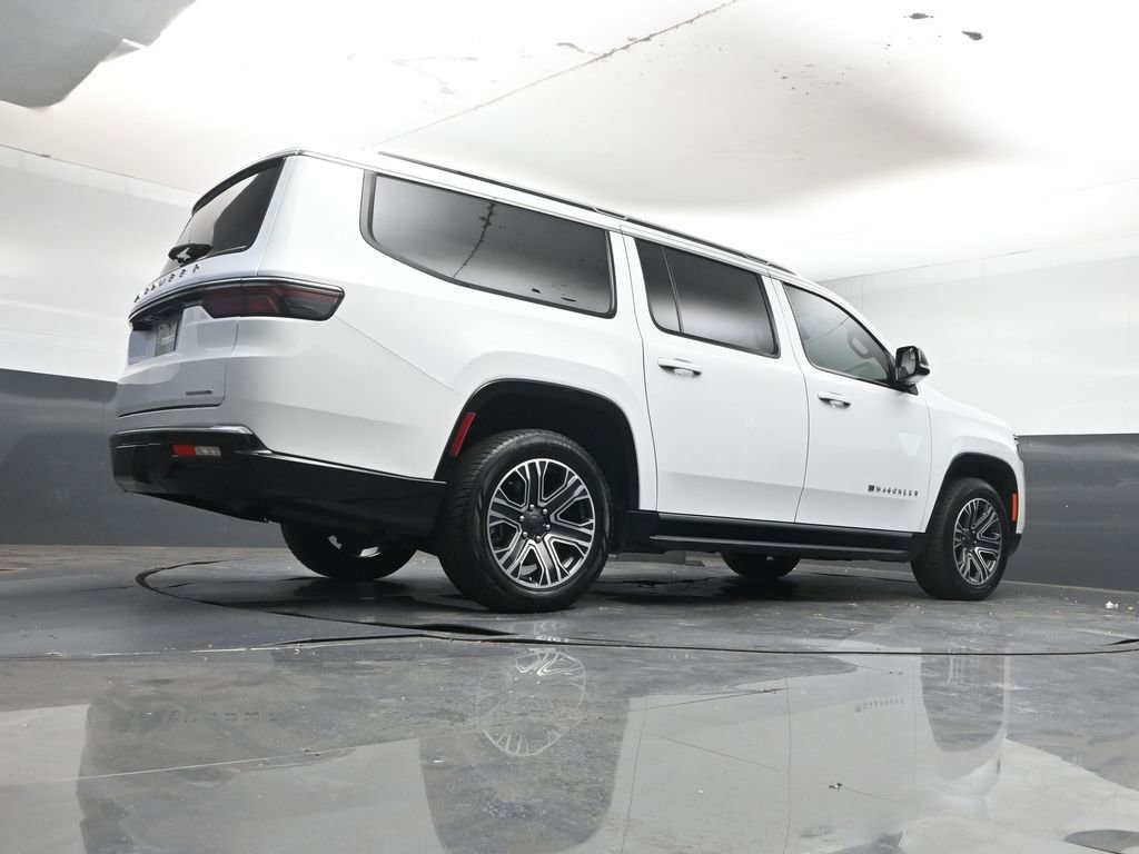 Used 2024 Jeep Wagoneer L Series II w/ Flexible Seating Group image 31