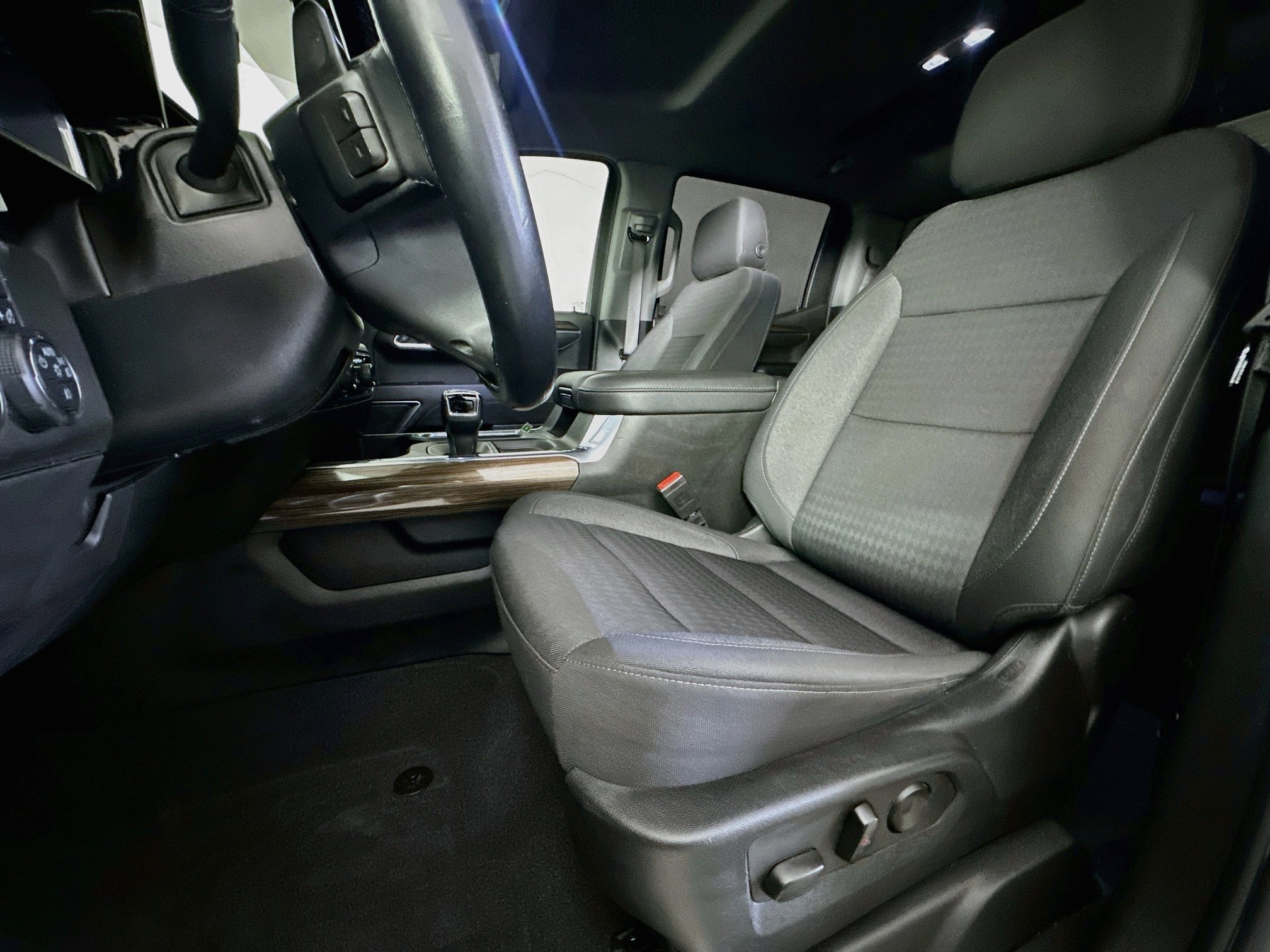 Used 2023 Chevrolet Silverado 1500 RST AWD/4WD image 13