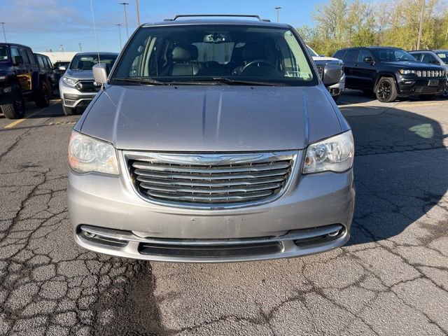 Used 2016 Chrysler Town & Country Touring FWD image 6