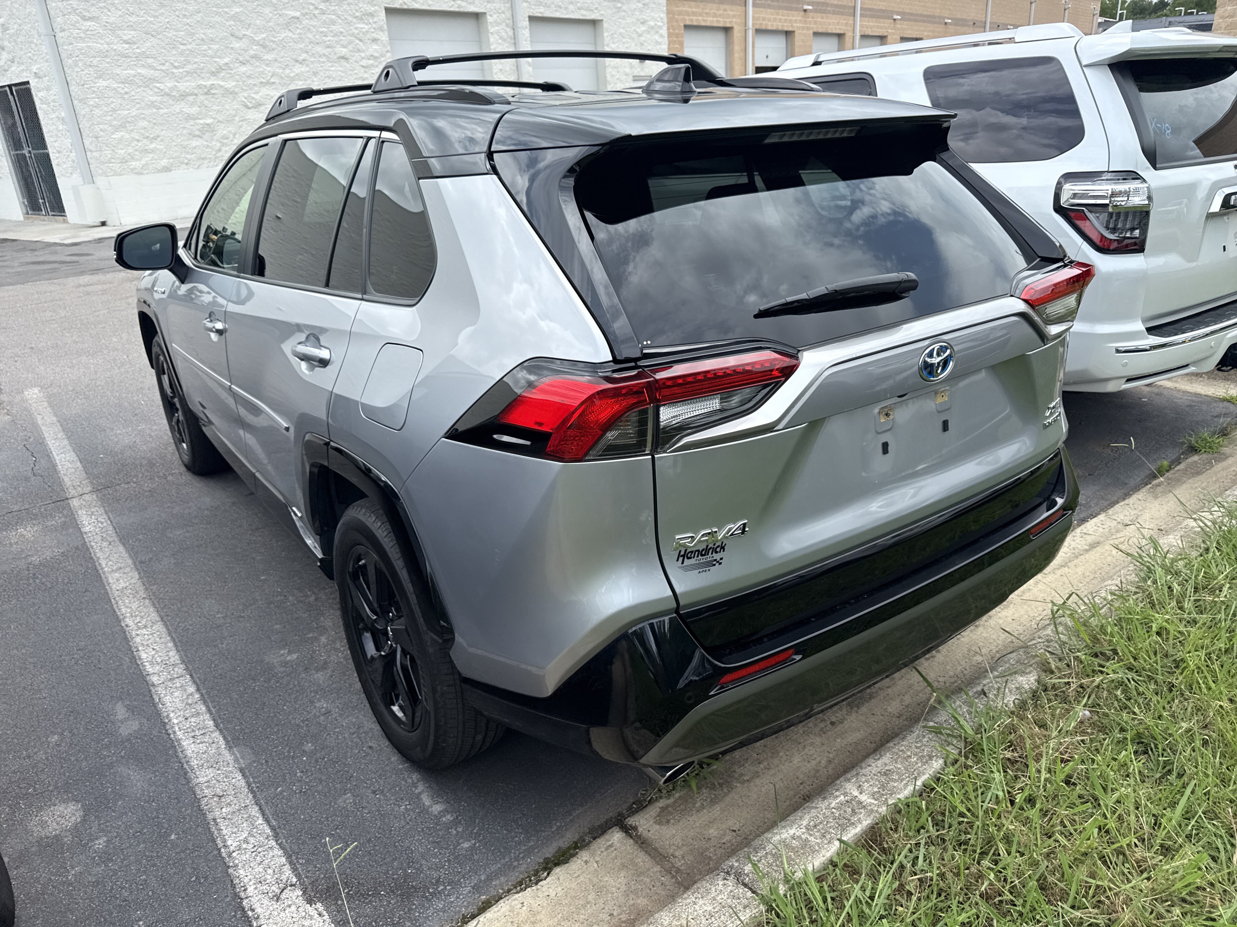 Used 2019 Toyota RAV4 XSE AWD/4WD image 10