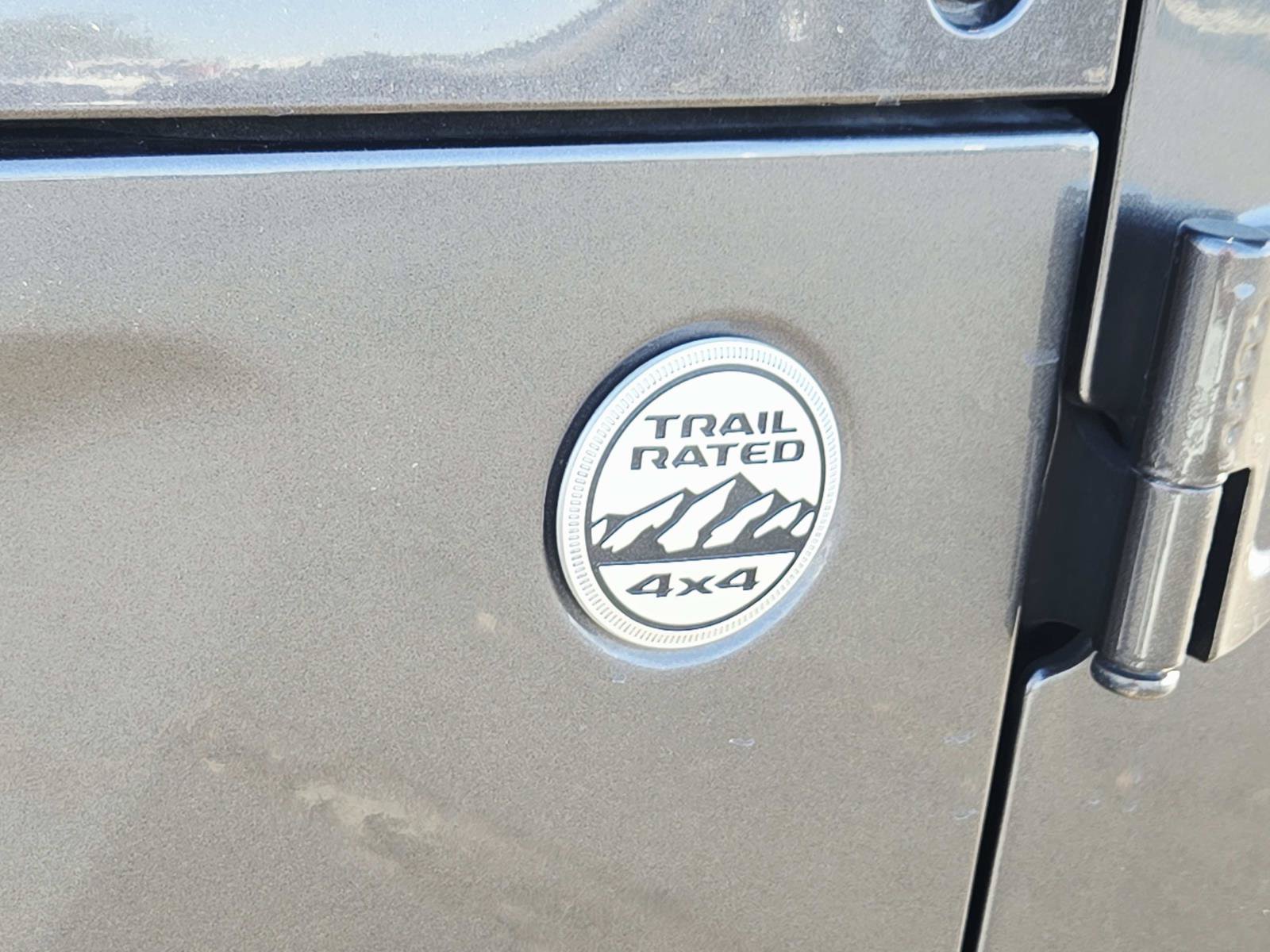 Used 2020 Jeep Gladiator Overland w/ Popular Equipment Package AWD/4WD image 21