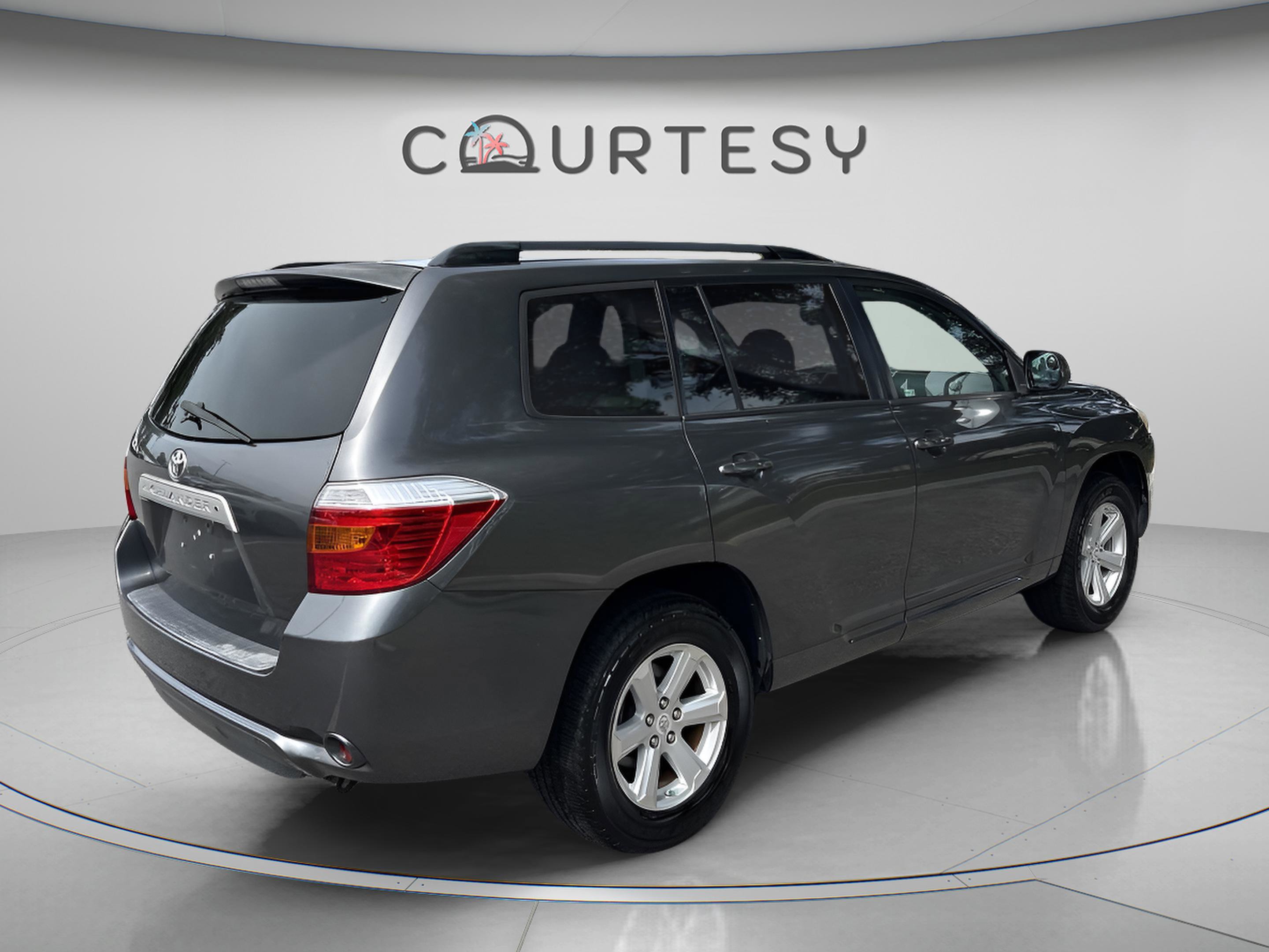 Used 2010 Toyota Highlander SE FWD image 7
