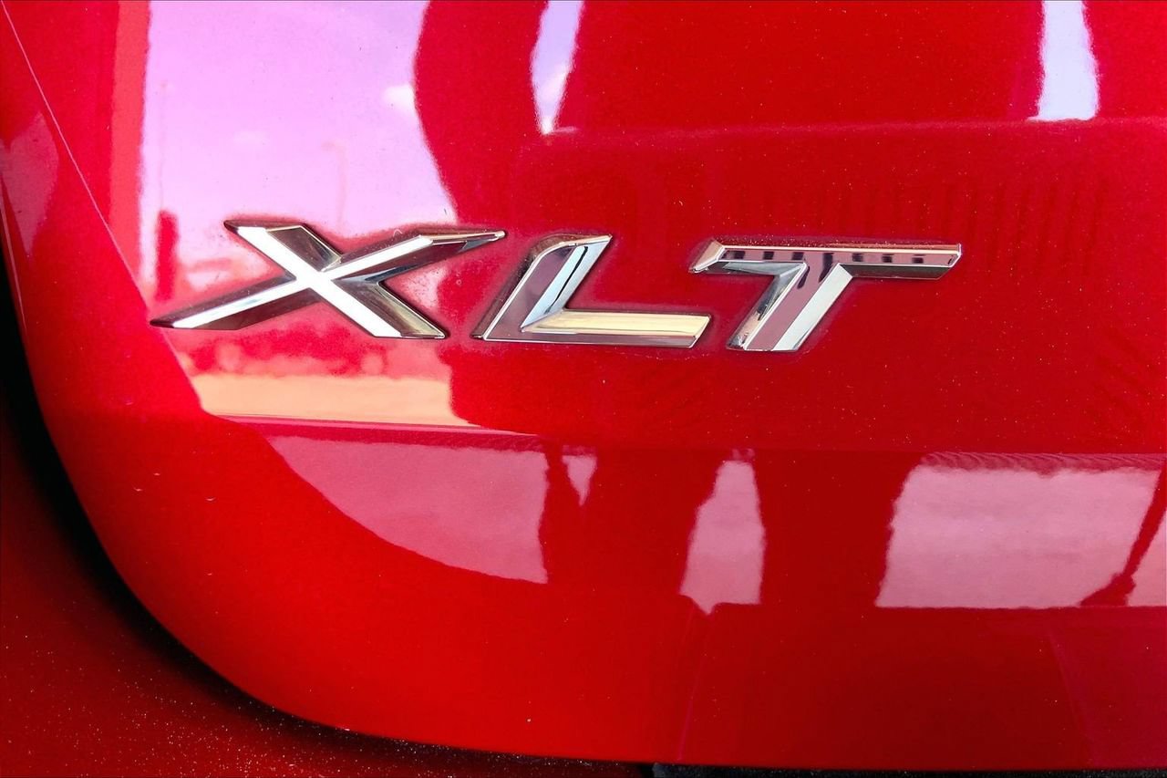 Used 2023 Ford Explorer XLT RWD image 9