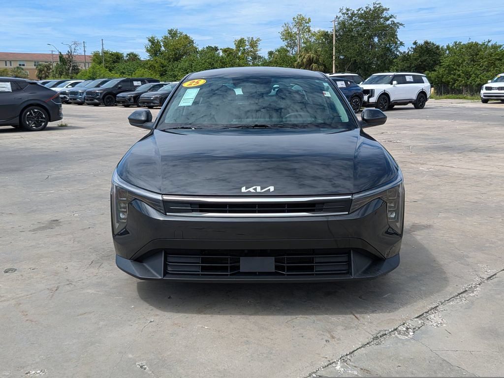 Certified 2025 Kia K4 FWD image 2