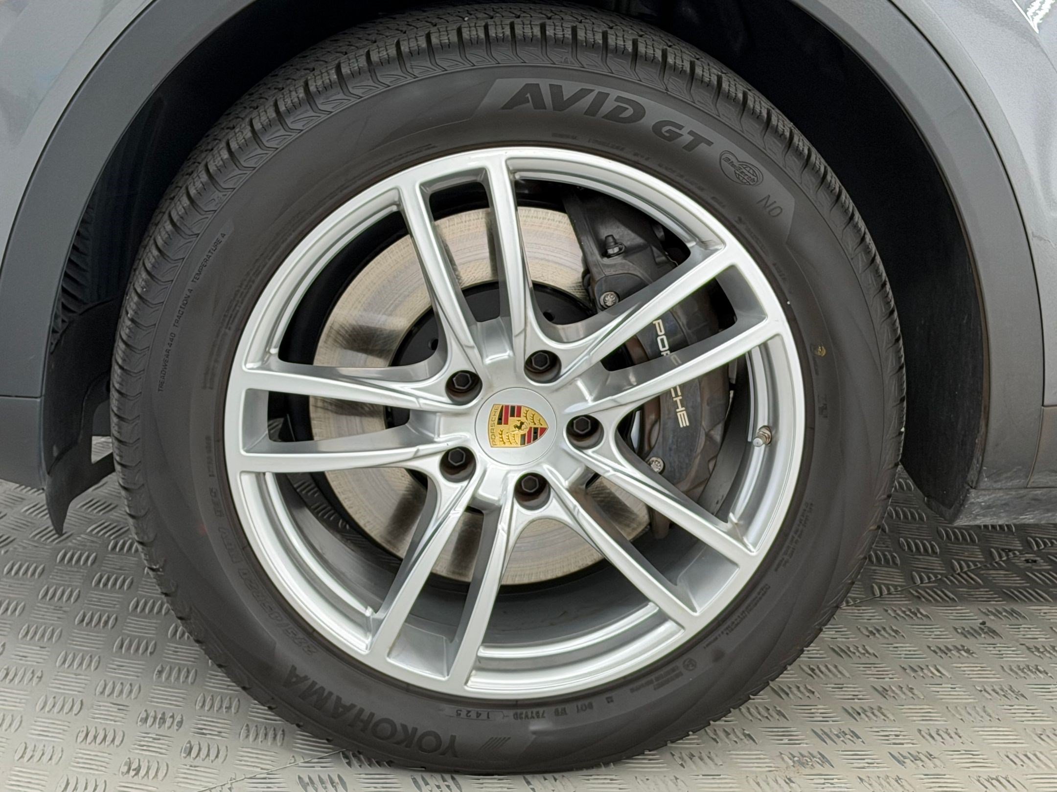 Certified 2023 Porsche Cayenne AWD/4WD image 13