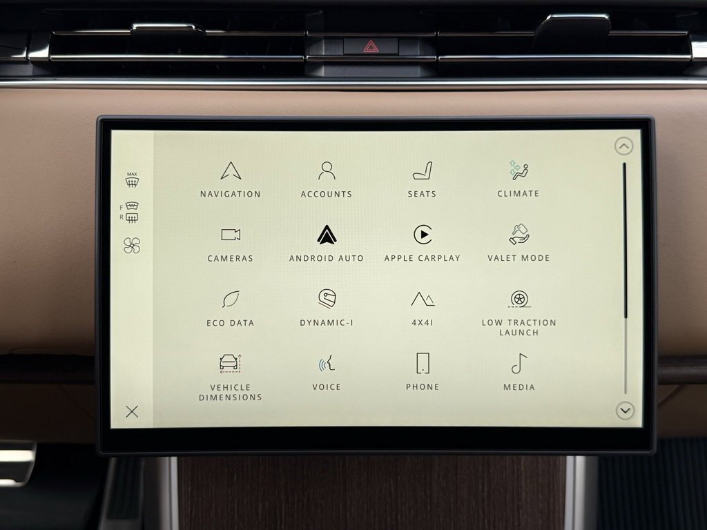 New 2025 Land Rover Range Rover SE image 24