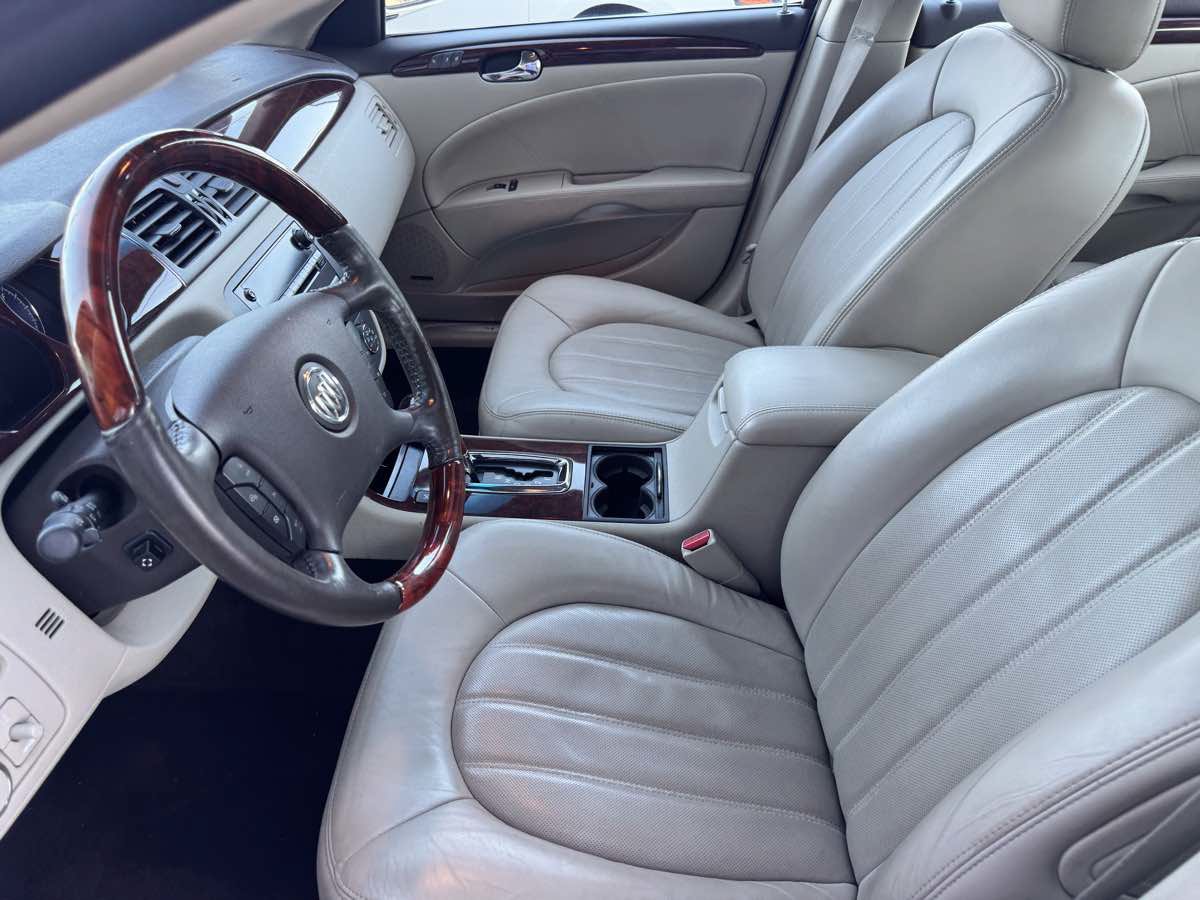 Used 2008 Buick Lucerne CXS FWD image 33