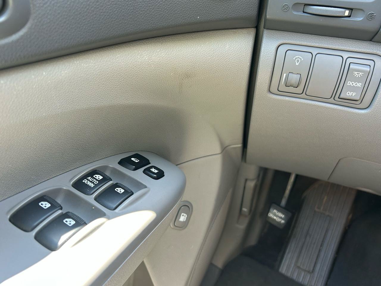 Used 2009 Kia Sedona LX w/ PWR Pkg FWD image 28
