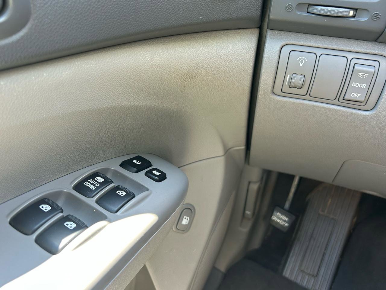Used 2009 Kia Sedona LX w/ PWR Pkg FWD image 28